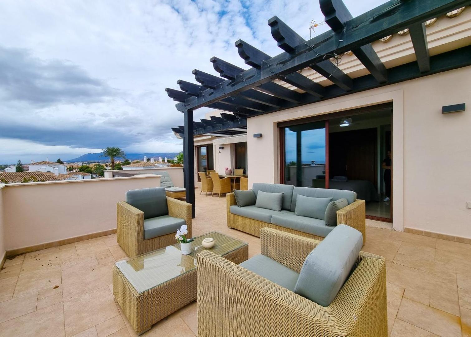 Apartment Luxury Penthouse In Medina Banus